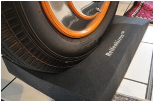 Close view of a RR Phantom II "Star of India" wheel